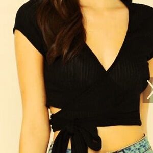 BRAND NEW Rue 107 Black Stretch Wrap Crop Top Size Jrs M (Runs Small)